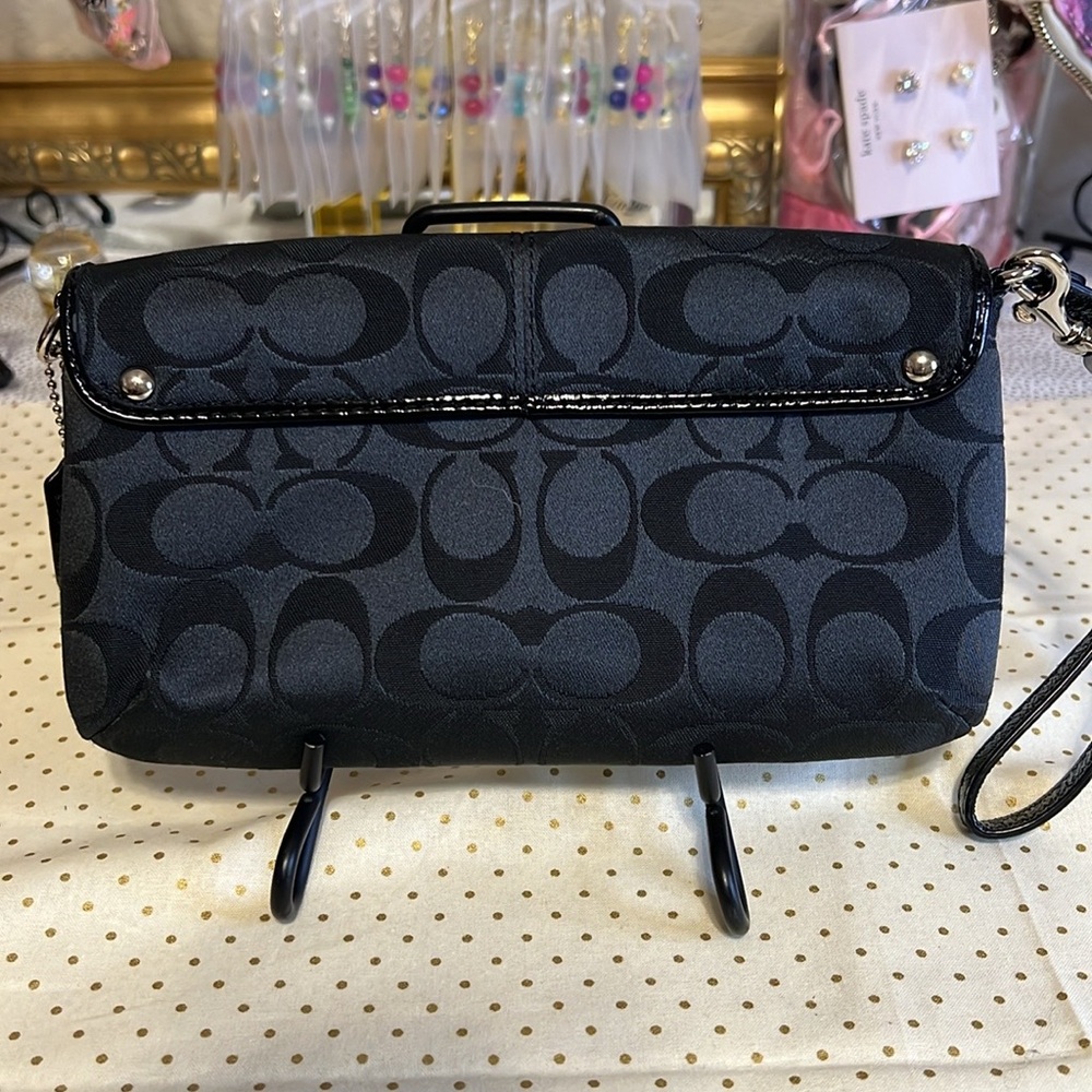 COACH - Picture 2 of 10